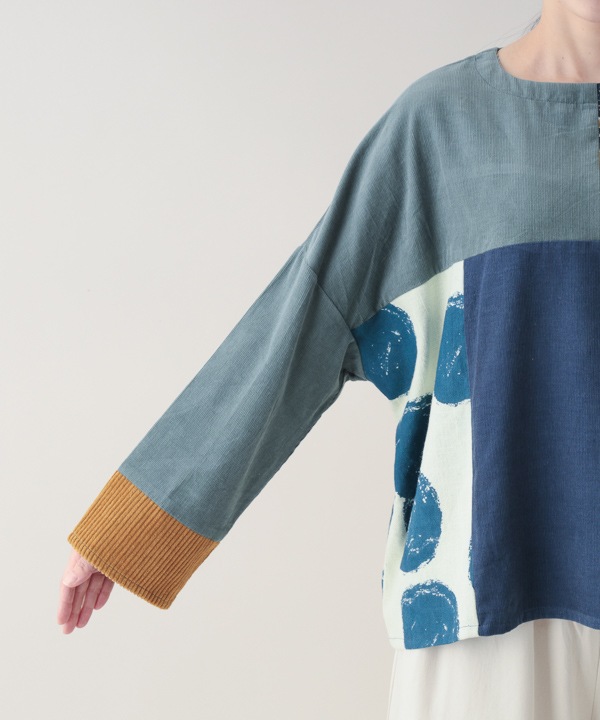 コーデュロイとプリント生地のパッチワークブラウス 25W431MX