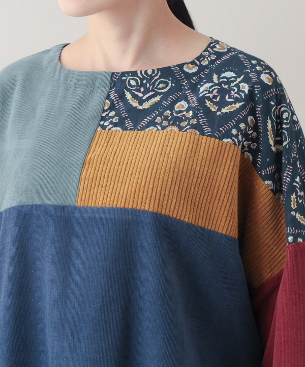 コーデュロイとプリント生地のパッチワークブラウス 25W431MX