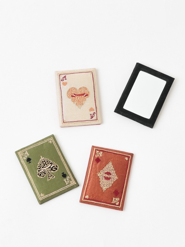 トランプ刺繍 ハンドミラー（4カラー） M42-2093