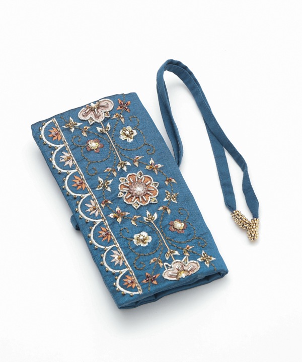 ビーズ刺繍 アクセサリーケース M42-2703