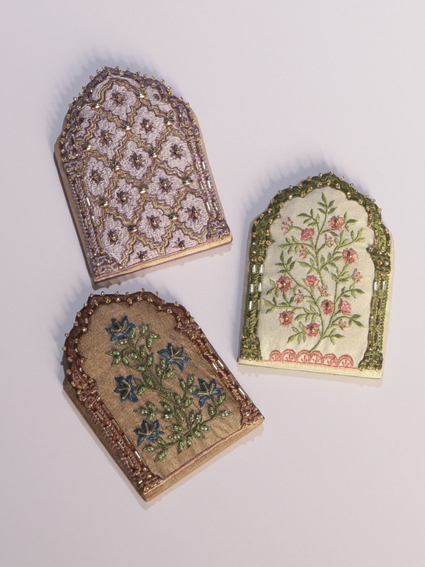 インドドア刺繍 ハンドミラー（3カラー） M42-2095