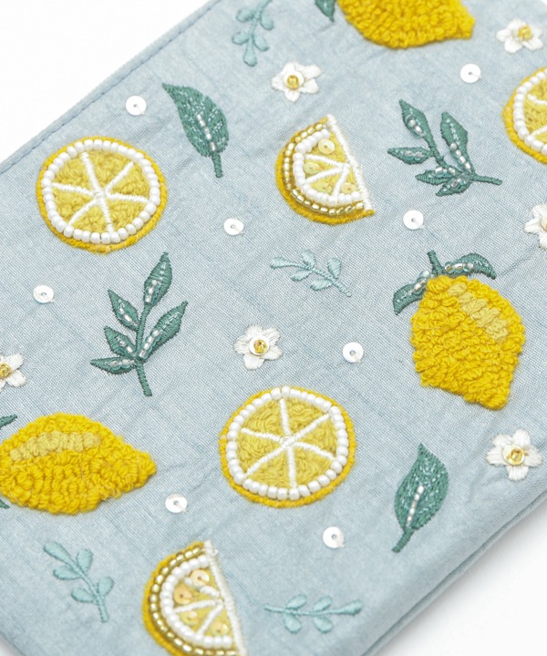 フルーツ刺繍（イチゴ・レモン）ポーチL M42-2705