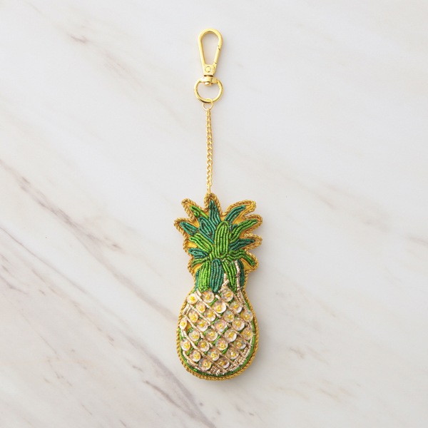 ザリ刺繍 パイナップル バッグチャーム（キーホルダー）  M21-2747