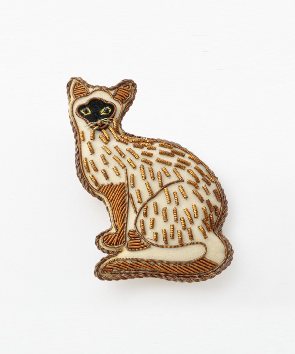 ザリ刺繍ブローチ ネコ M21-2858