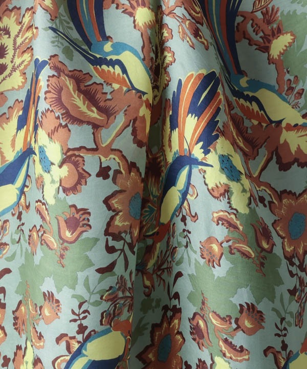 シルク100％ 花鳥柄スカーフ B25W052