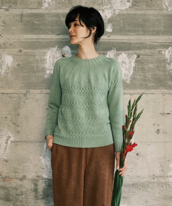 変わり編みポコポコ・ホールガーメント ニット求心アラン柄・プルオーバー 日本製 25W444