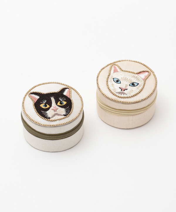 キャット刺繍 ラウンドケース M42-2712