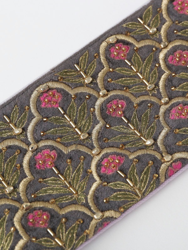 フラワー刺繍横長ベロアポーチ 20×9cm （2カラー）M42-2231