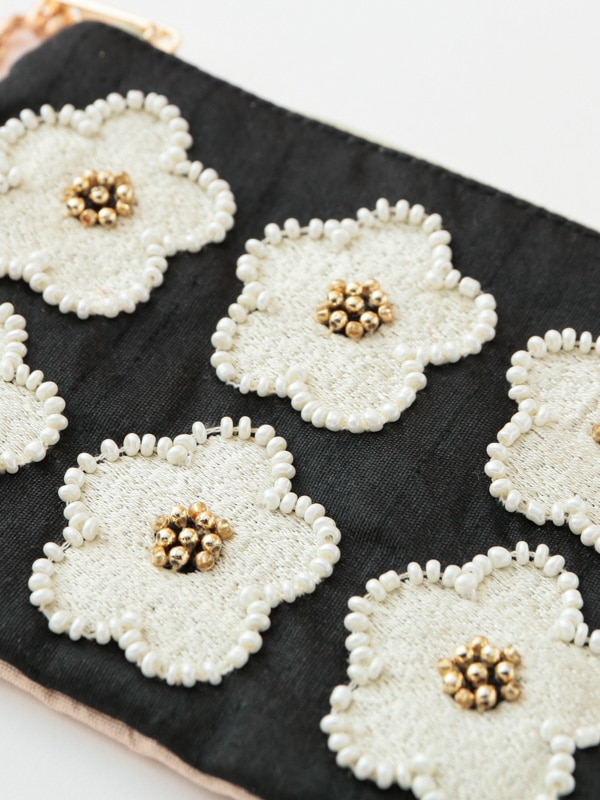 フラワービーズ刺繍ポーチ 14×10cm （3カラー）M42-2232