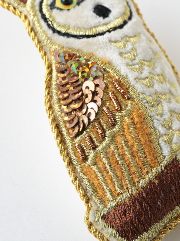 ザリ刺繍フクロウ バッグチャーム（キーホルダー） M21-0941