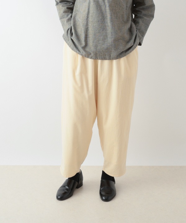 コーデュロイとお花ブロックプリントラフパンツ 25W449