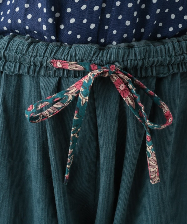 コーデュロイとお花ブロックプリントラフパンツ 25W449