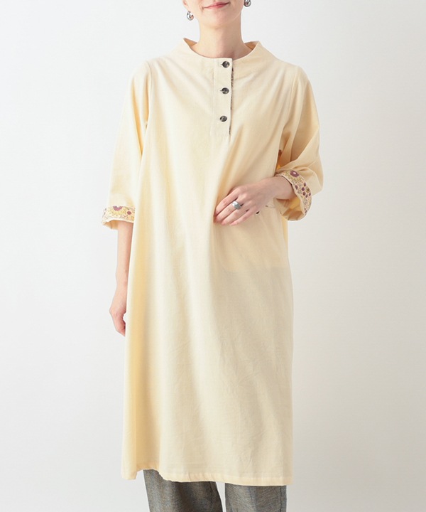 コーデュロイとお花ブロックプリントオフボトルネック・ワンピース 25W450