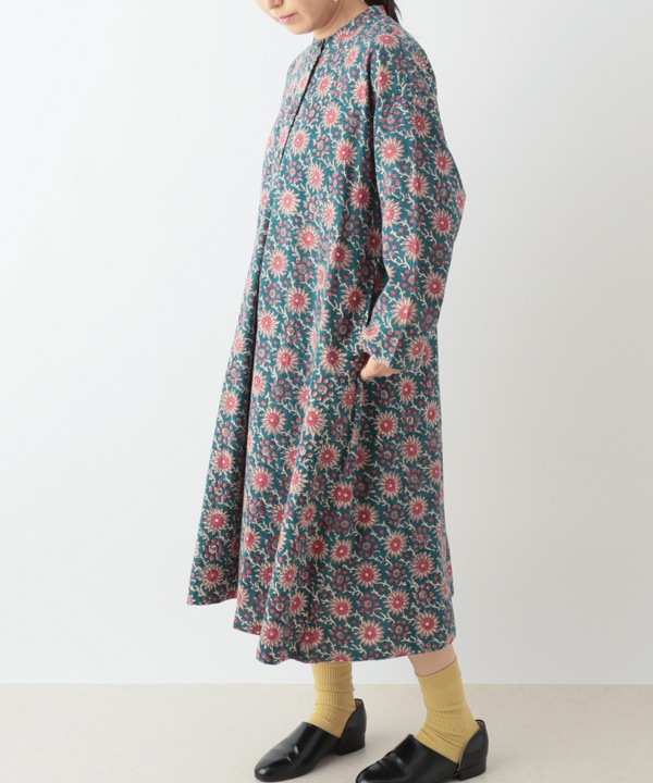 コーデュロイとお花ブロックプリント起毛コットンプリントワンピース 25W451