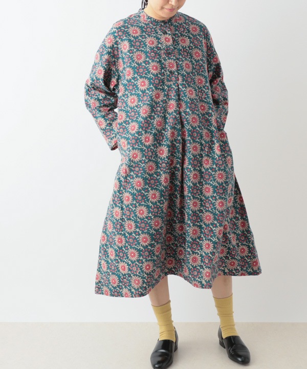 コーデュロイとお花ブロックプリント起毛コットンプリントワンピース 25W451