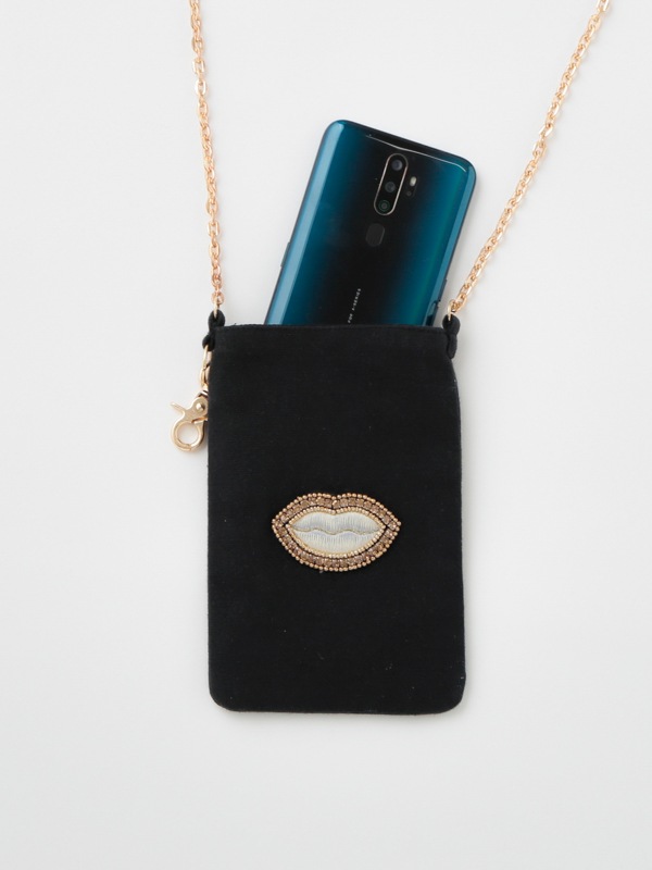 くちびるスマホポシェット（3カラー） M42-2236