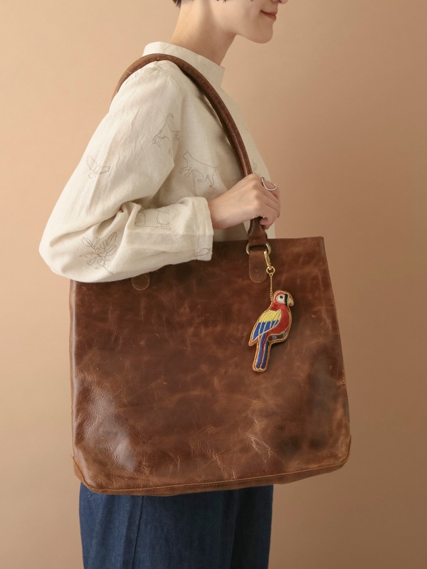 ザリ刺繍オウム バッグチャーム（キーホルダー） M21-0945 