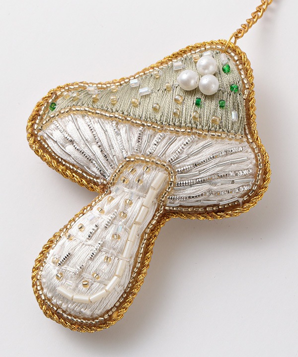 ザリ刺繍 キノコ バッグチャーム（キーホルダー） M21-2900