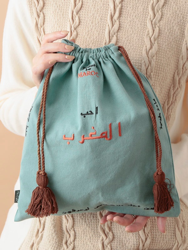 ヴォヤージュシリーズ刺繍巾着ポーチ 30×34cm （3カラー）M26-2175