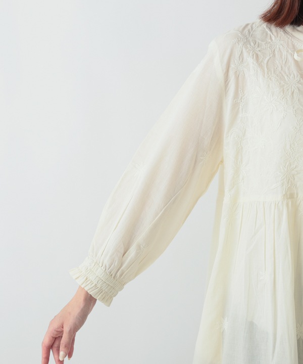 ラクノウ風刺繍コットンチュニック 25W010