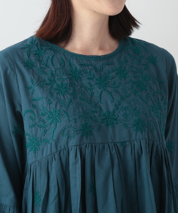 ラクノウ風刺繍コットンワンピース 25W011