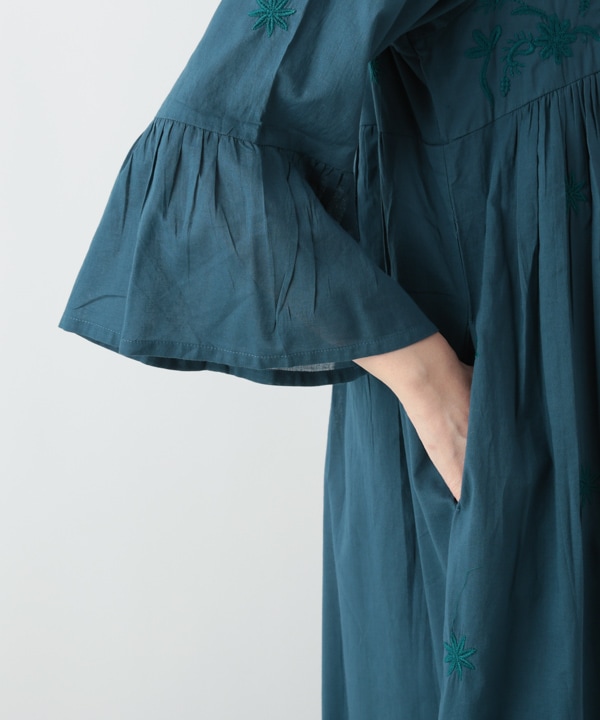 ラクノウ風刺繍コットンワンピース 25W011