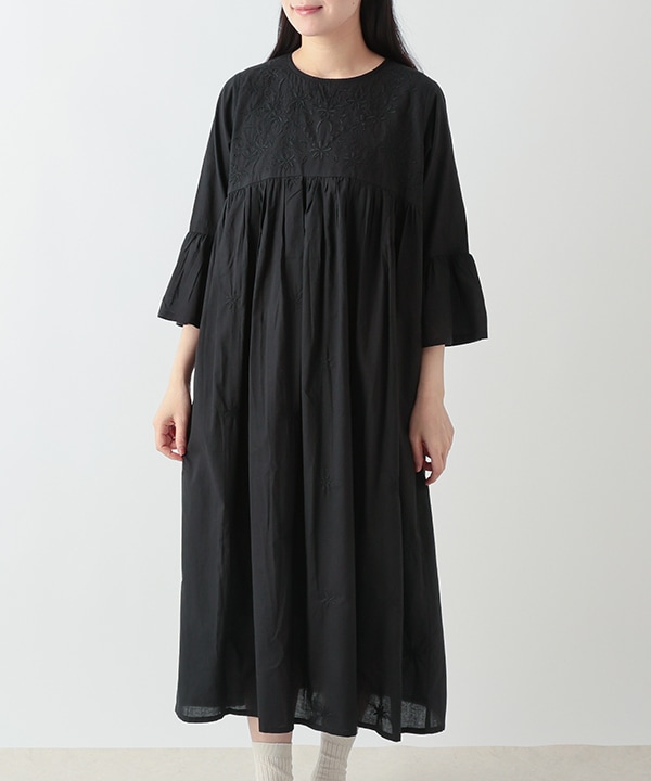 ラクノウ風刺繍コットンワンピース 25W011