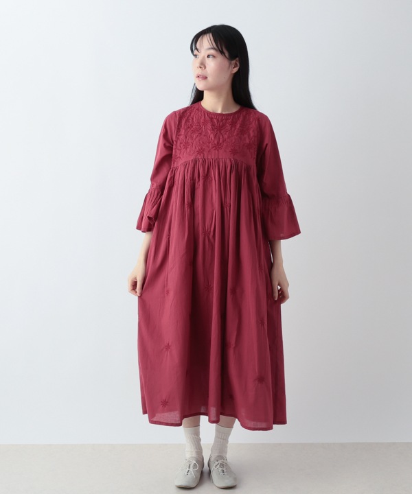 ラクノウ風刺繍コットンワンピース 25W011