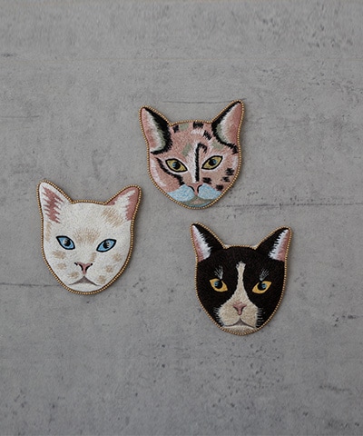 キャット刺繍ポーチ 12×12cm （3カラー）M42-1914 | すべての