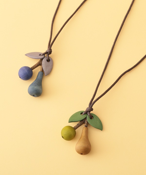 ウッド フルーツトップネックレス A25WPN086