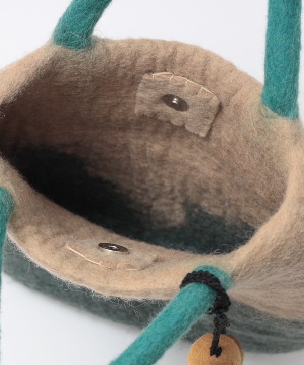 ウール カラーブロック フラワーチャーム フェルトバッグ H25W270