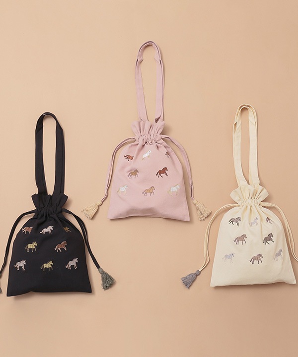 ウマ刺繍巾着バッグ M26-2781