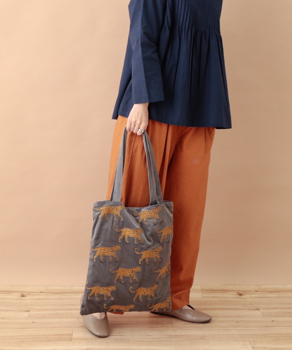 レオパード刺繍トートバッグ（2カラー） M30-2543