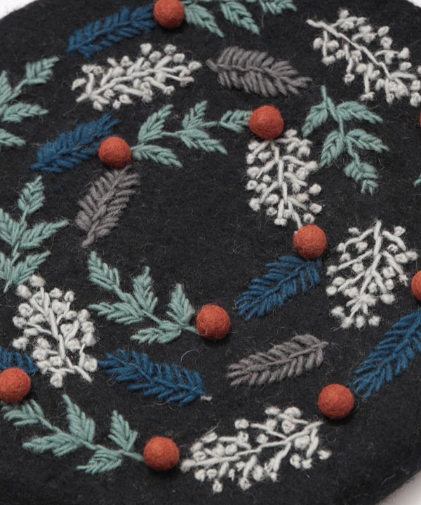 ウール フラワーリース刺繍 卵型フェルトバッグ H25W274