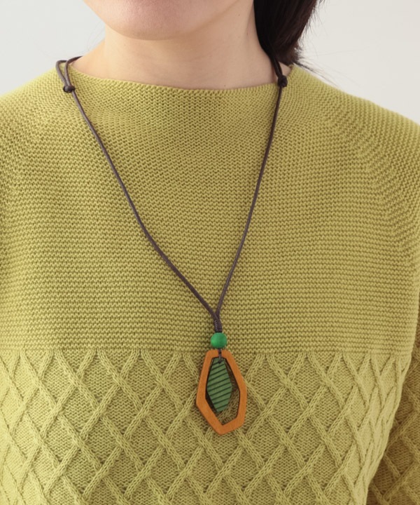 ウッド ヘキサトップネックレス A25WPN092