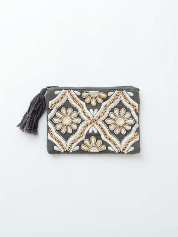 ビーズ刺繍ミニフラットポーチ 15×10cm （チャコール）M42-0925CH