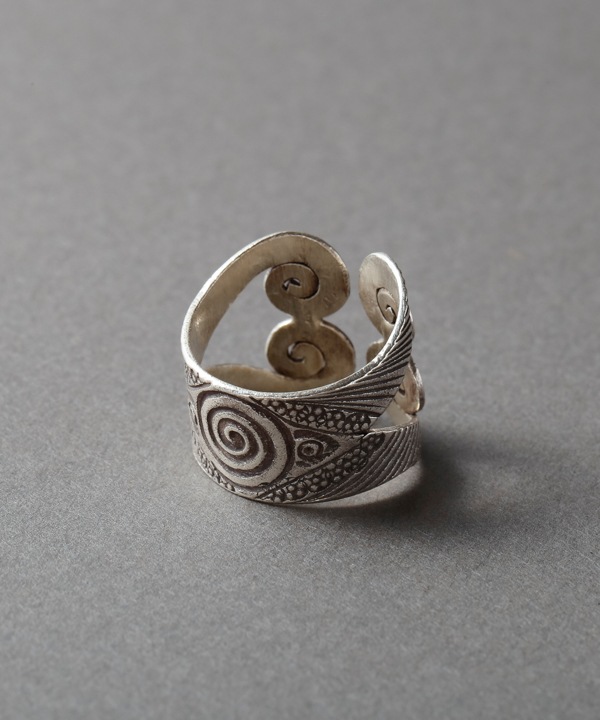 カレンシルバー 幅広デザイン 4方ラウンド リング（3サイズ） 調整可 TGSR-2097 ★