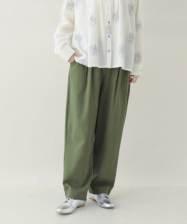 起毛コットンゆったりテーパードパンツ 25W037