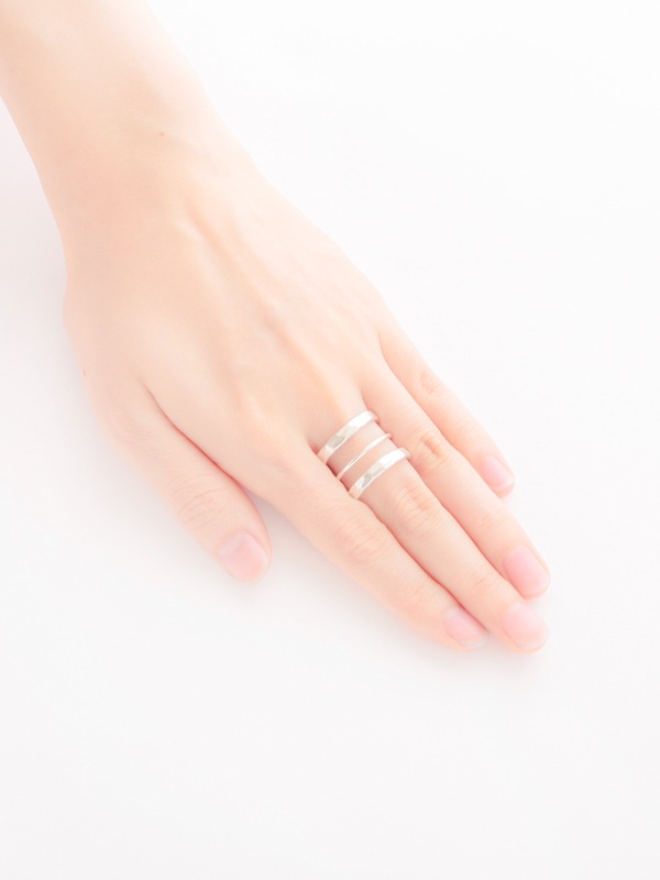 カレンシルバー 3連つなぎ リング（3サイズ） 調整可 TGSR-2291 ★ 