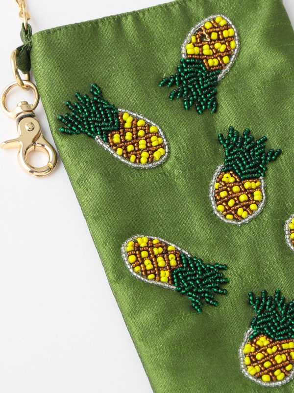 ビーズ刺繍フォンポシェット（4カラー）M42-2411