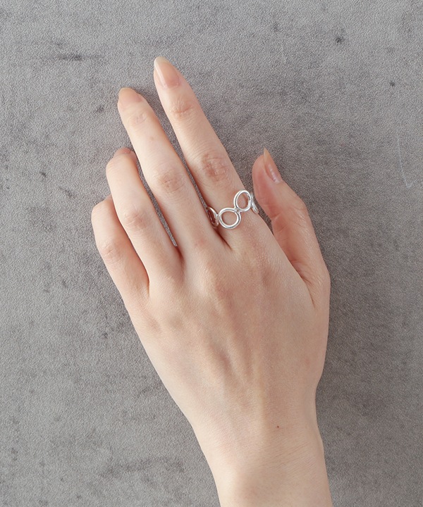 カレンシルバー 4連サークル リング(3サイズ) TGSR-2294 ★