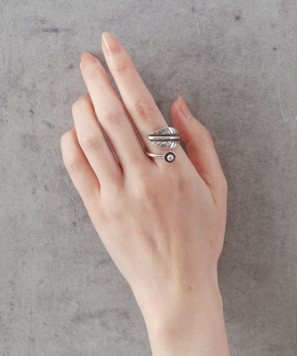 カレンシルバー リーフロール リング（フリーサイズ） 調整可 TGSR-2295 ★