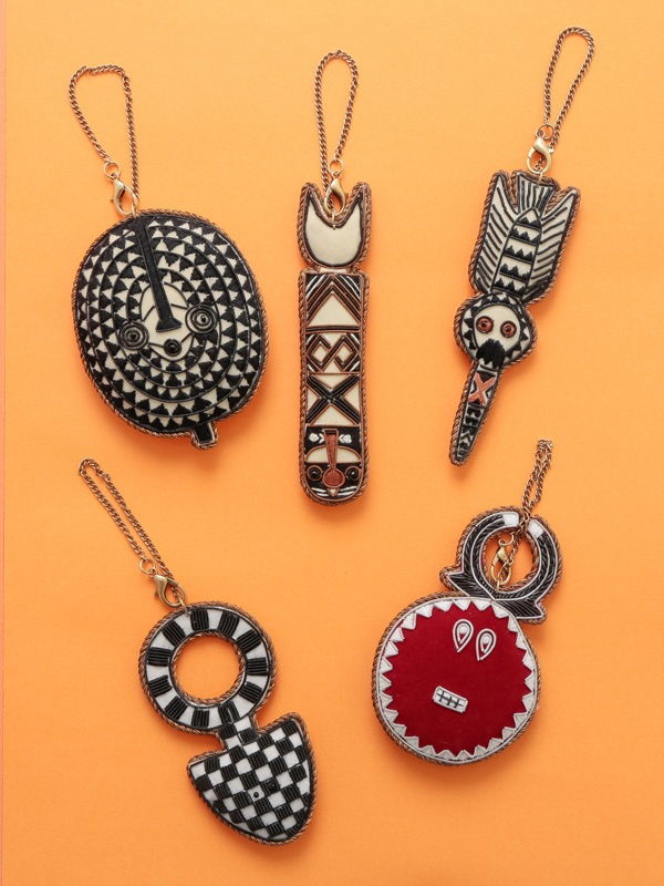 ザリ刺繍 アフリカンデザインナファナ族 バッグチャーム（キーホルダー） M21-2144B