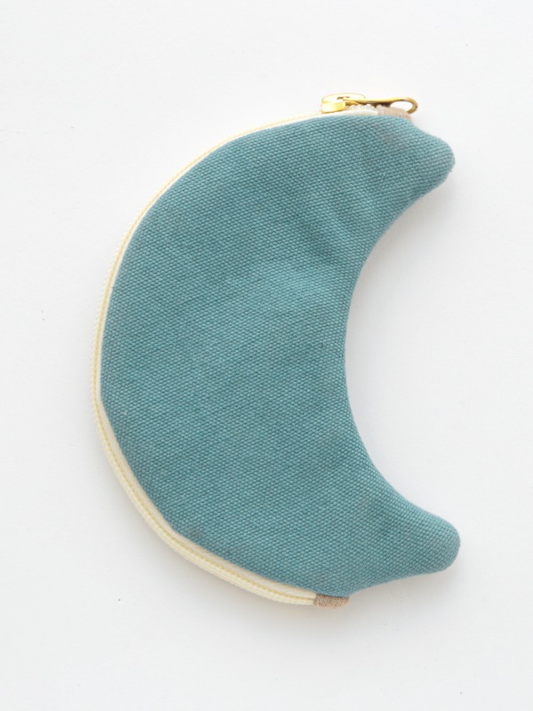 新品 COTTAGE ムーン 刺繍 ポーチ 月 ユニバース