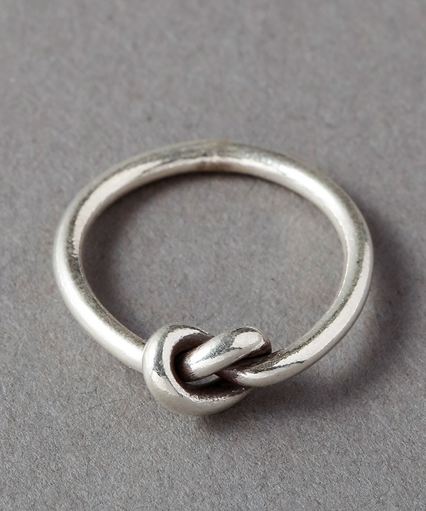 カレンシルバー 結び目デザイン リング（3サイズ） TGSR-2299 ★ 
