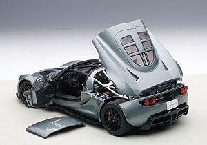 AUTOart 1/18 HENNESSEY VENOM GT SPYDER (SILVER GREY
