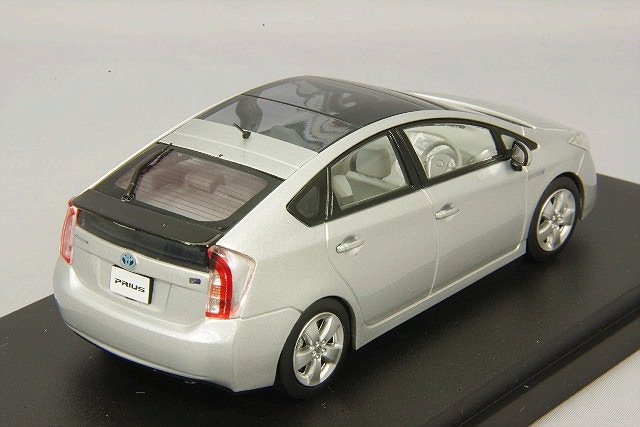 エブロ 1/43 トヨタ プリウス ムーンルーフ シルバーメタリック エブロ 1/43 トヨタ プリウス ムーンルーフ シルバーメタリック