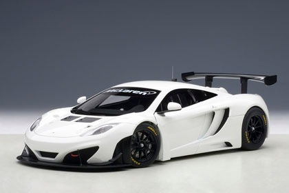 275　未使用　1/18　オートアート　マクラーレン　12C　GT3　　ホワイト 275 未使用 1/18 オートアート マクラーレン 12C GT3 ホワイト Amazon