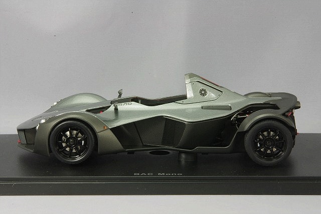 未展示品 オートアート 1⁄18 BAC Mono メタリックレッド
