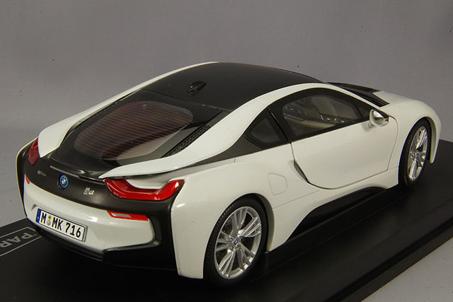 ミニカー Paragon 1/18 BMW i8 パラゴン 1/18 BMW i8 左ハンドル クリスタルホワイト/フローズン